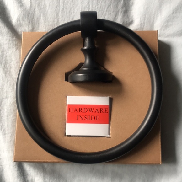NWT Lugarno Towel Ring - Picture 3 of 3